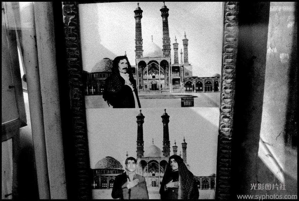 IRAN. Qom. 1979. Photography shop.